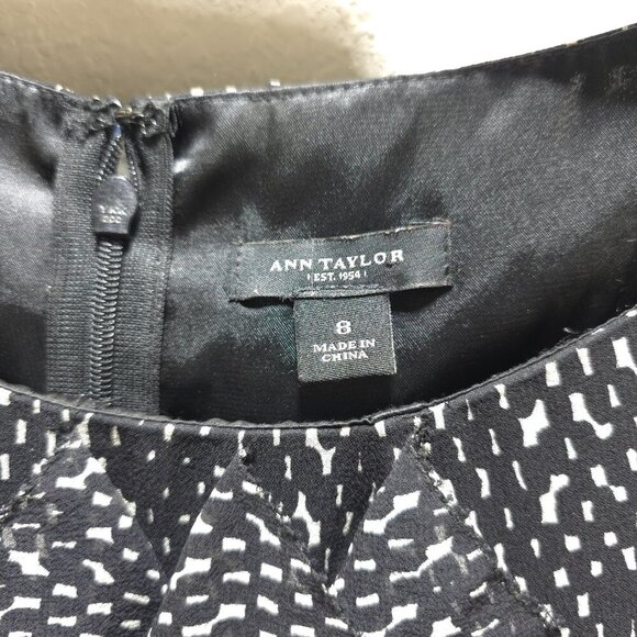 Ann Taylor Ruffle Sheath Dress |‎ Black & White | Size 8 - Picture 4 of 12